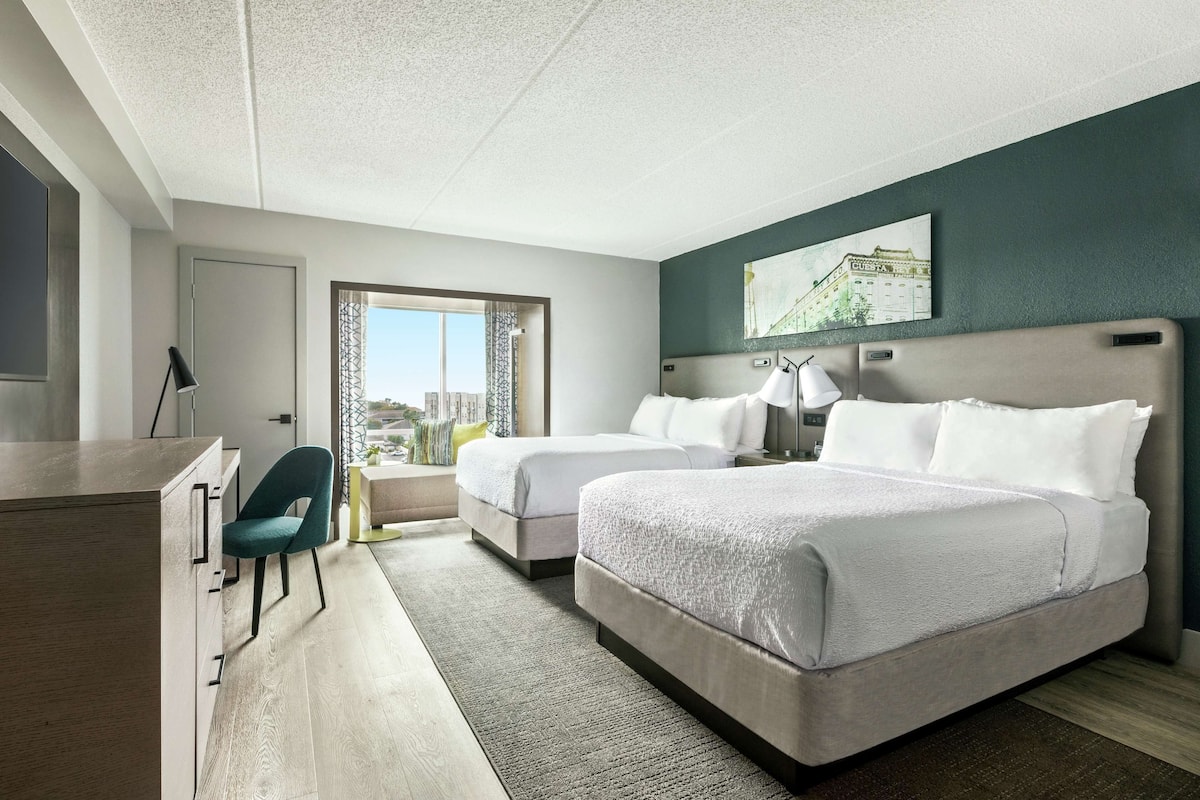 Premium bedding, pillowtop beds, in-room safe, desk