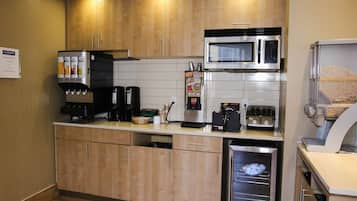 Free daily continental breakfast
