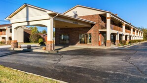 Exterior - Red Roof Inn Vincennes (Vincennes)