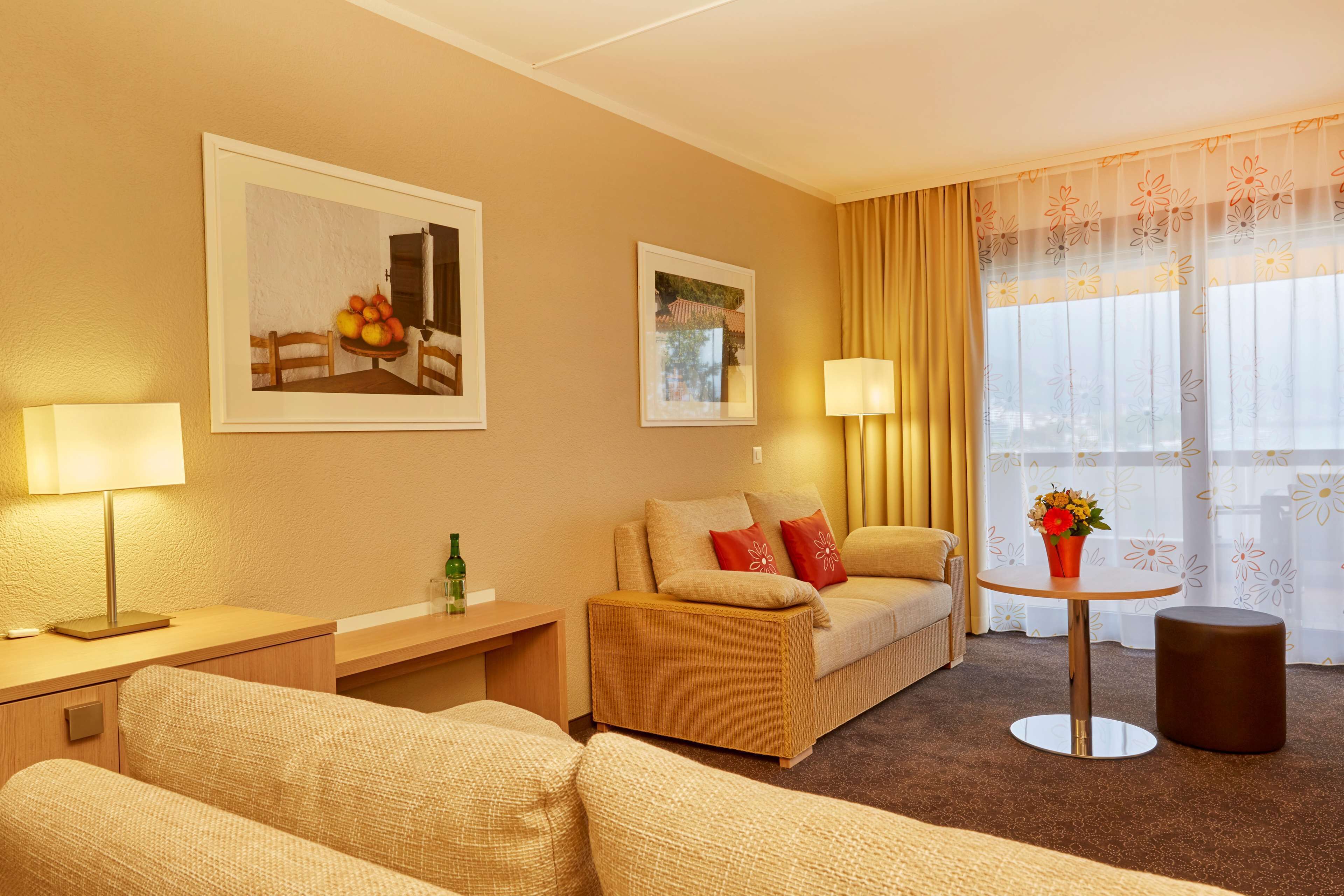 hypo-allergenic bedding, in-room safe, desk, blackout curtains