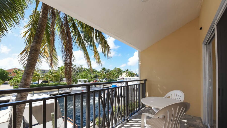 Waterside Suites & Marina