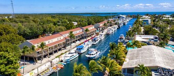 Waterside Suites & Marina