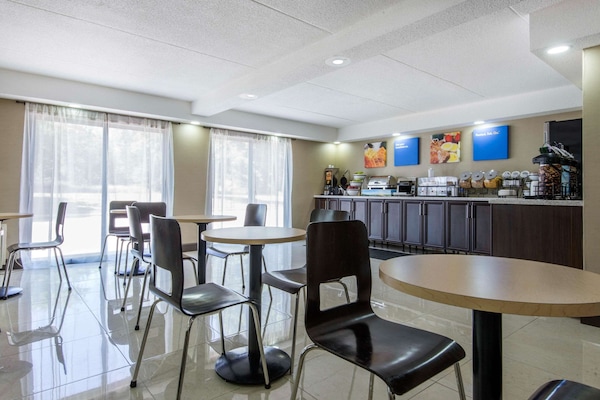 Free daily on-the-go breakfast