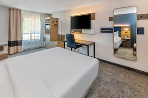 Habitación, 1 cama Queen size y sofá cama, para no fumadores | Ropa de cama de alta calidad, camas con pillow-top y escritorio