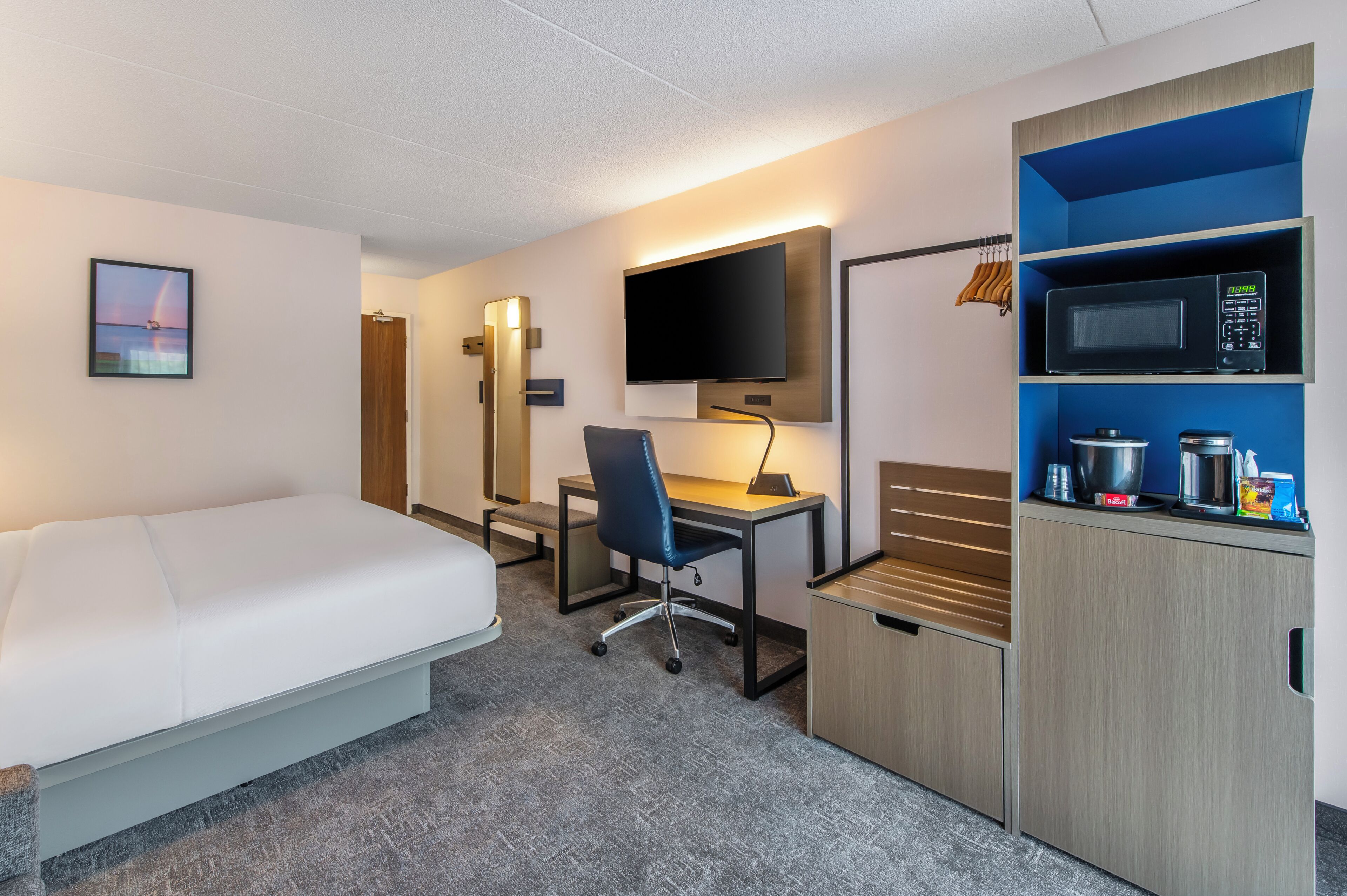 Hochwertige Bettwaren, Pillowtop-Betten, Schreibtisch