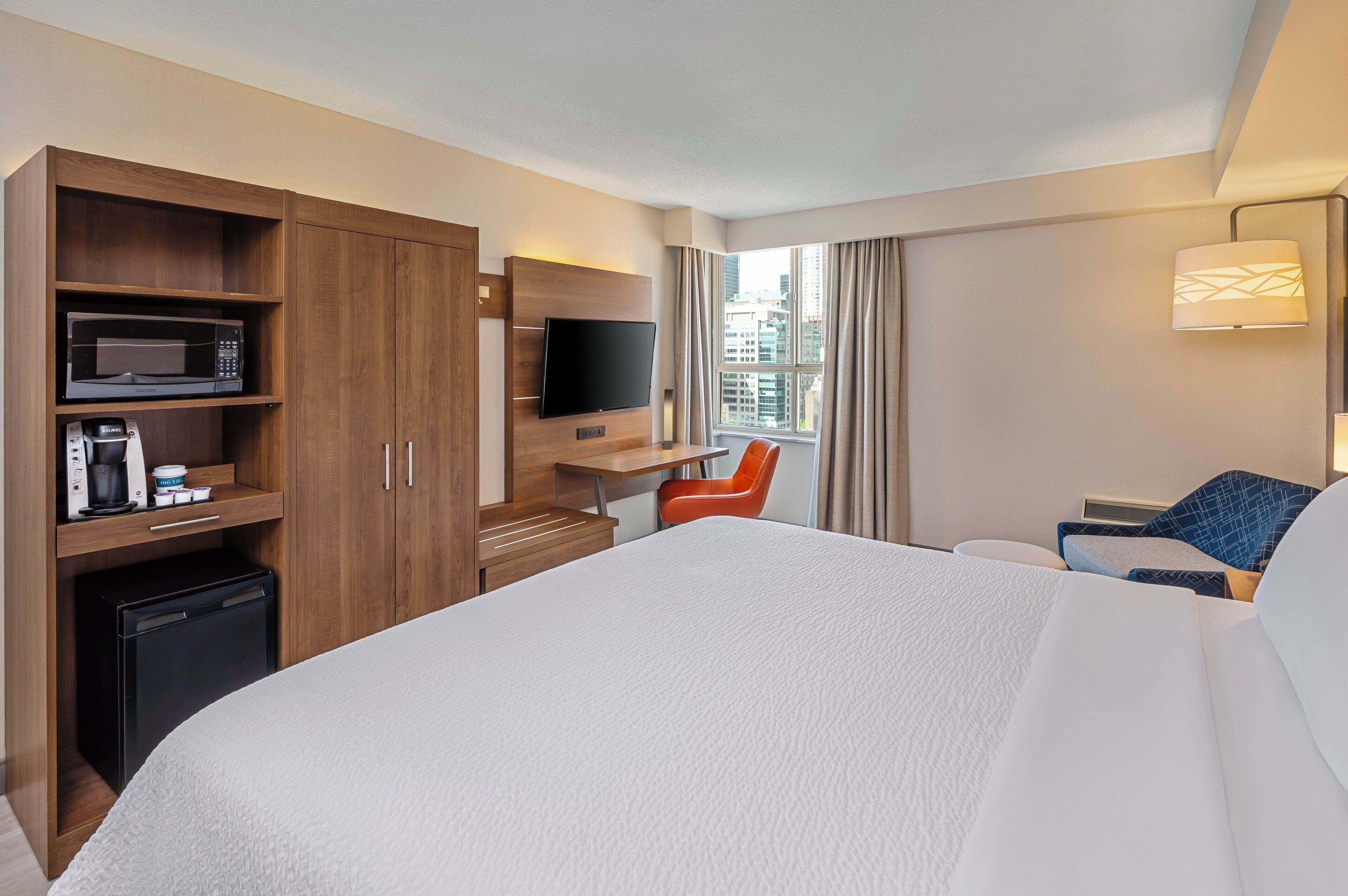 Photo - Holiday Inn Express Toronto - Downtown by IHG