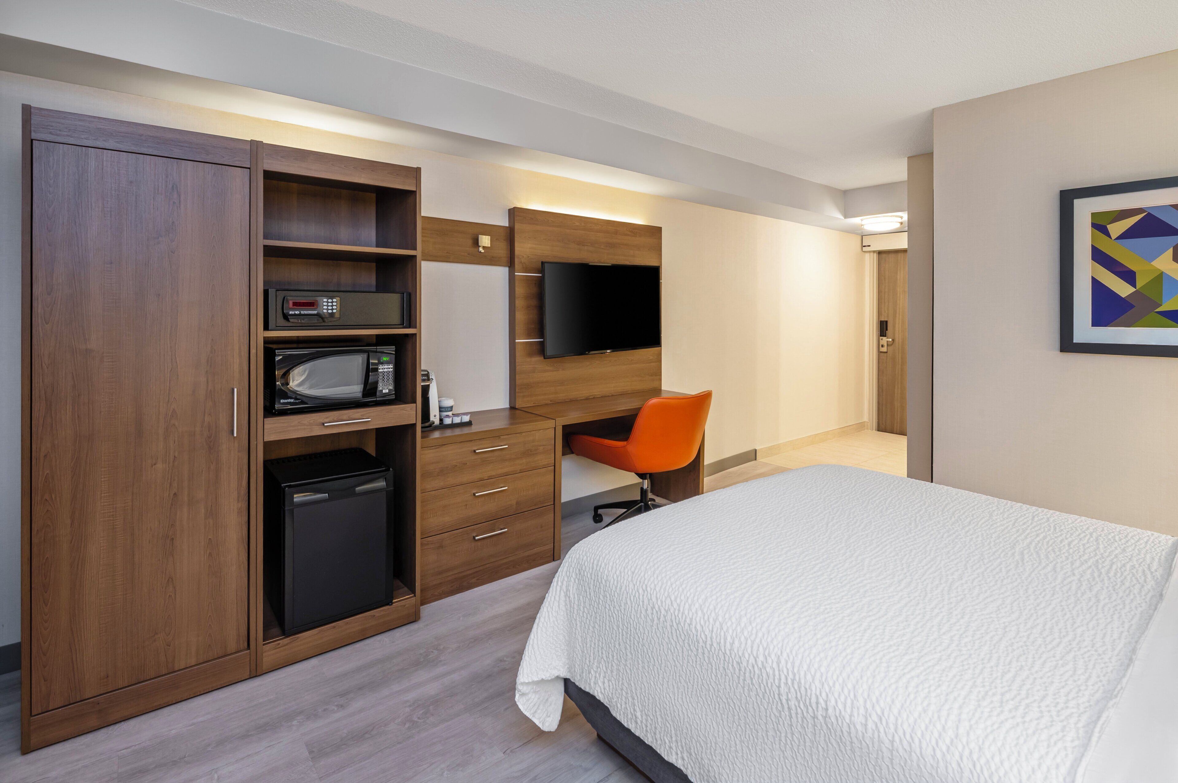 Photo - Holiday Inn Express Toronto - Downtown by IHG