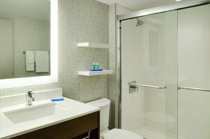 Holiday Inn Express Toronto Downtown, an IHG Hotel
