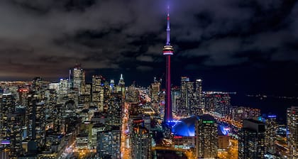 Holiday Inn Express Toronto - Downtown by IHG