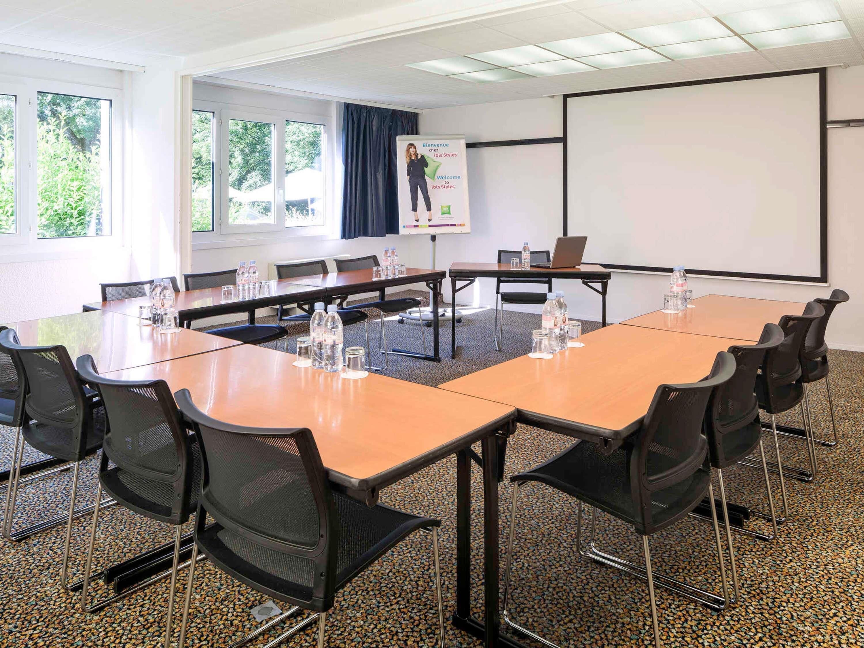 Meeting facility