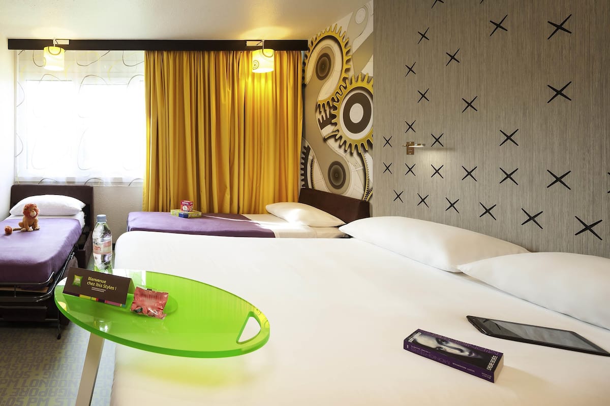 Standard Room, Multiple Beds (Standard) | Desk, blackout curtains, soundproofing, iron/ironing board