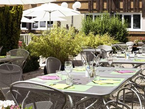Breakfast, lunch, dinner served; French cuisine, garden views