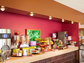 Breakfast, lunch and dinner served  - ibis Styles Besançon (Besancon)