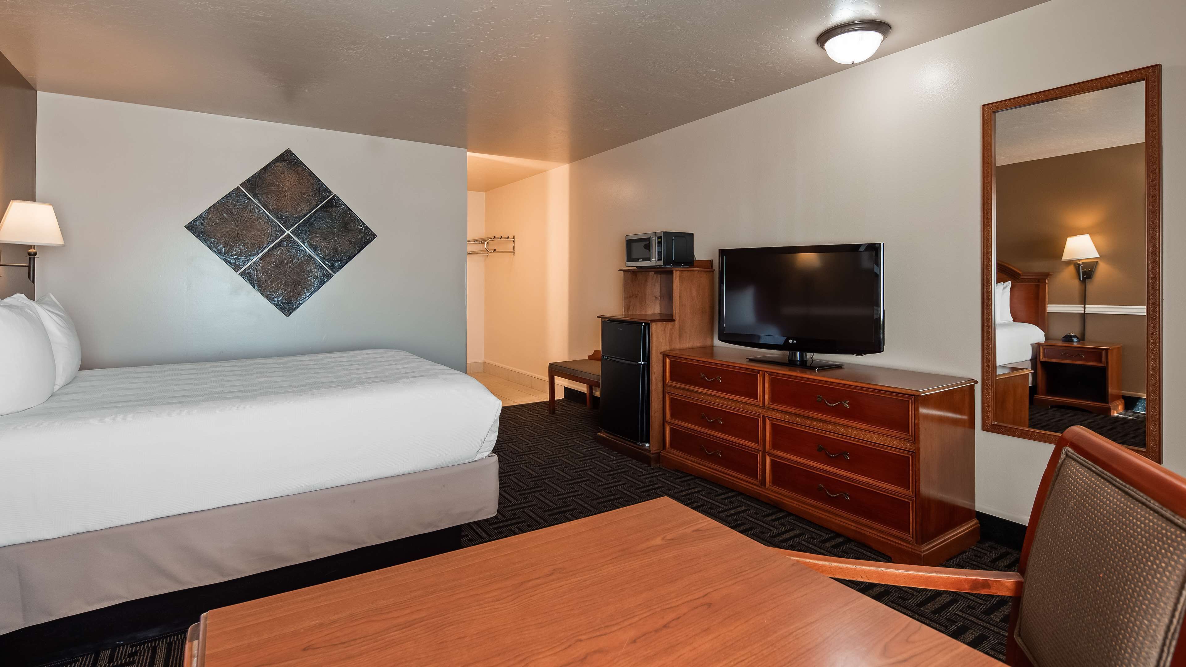 laptop workspace, iron/ironing board, free cots/infant beds