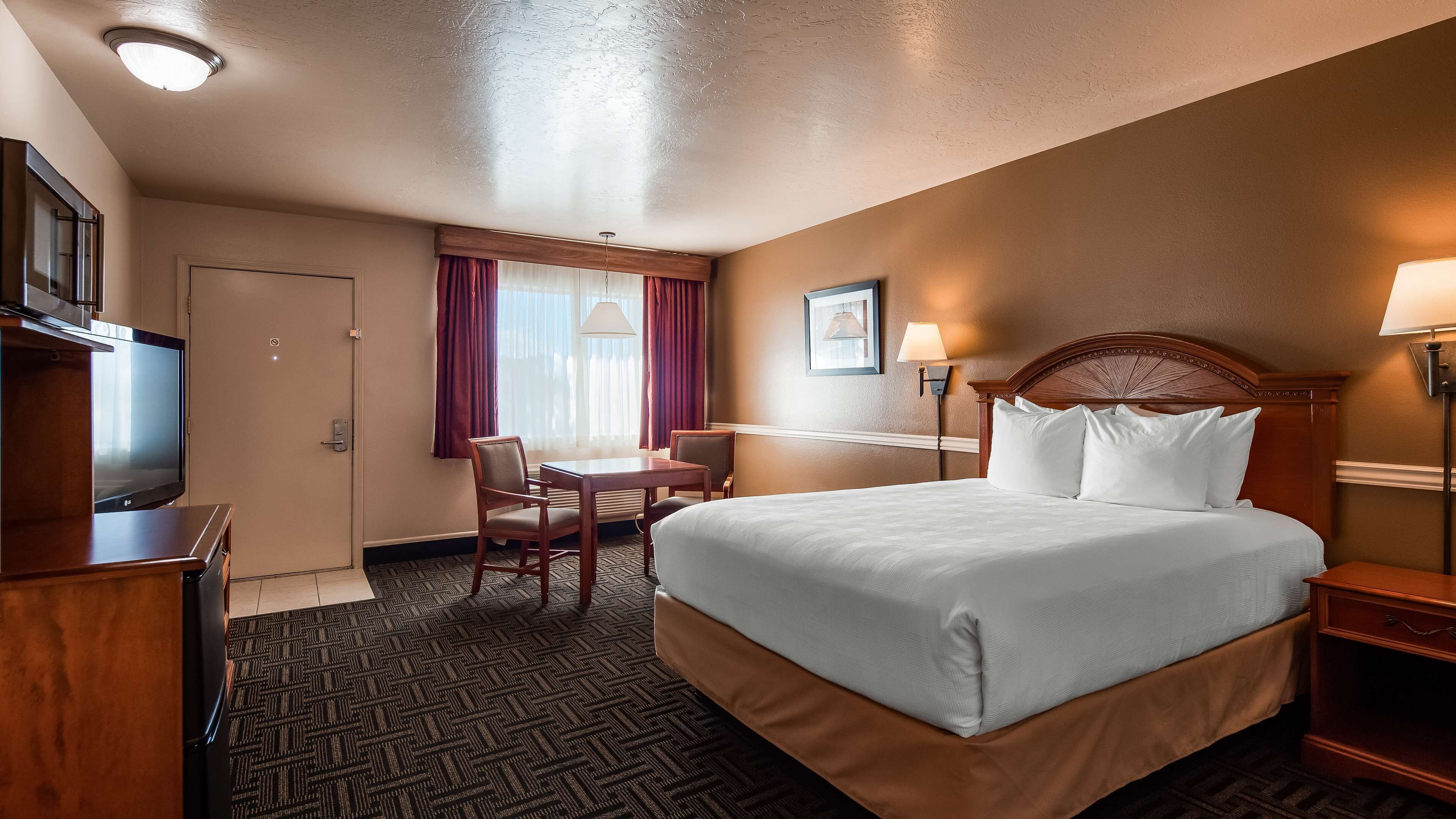 laptop workspace, iron/ironing board, free cots/infant beds