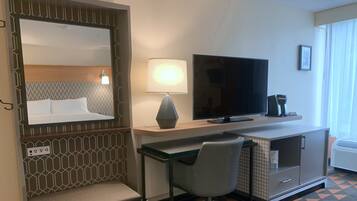 Ropa de cama hipoalergénica y escritorio