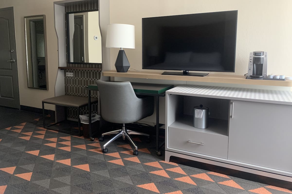 Hypo-allergenic bedding available, desk, laptop workspace