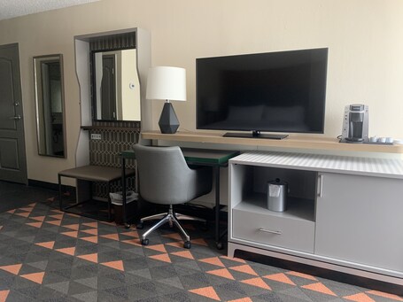 Holiday Inn Asheville Biltmore, an IHG Hotel - Image 26