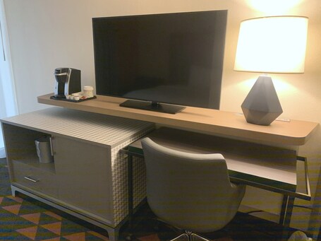 Holiday Inn Asheville Biltmore, an IHG Hotel - Image 36