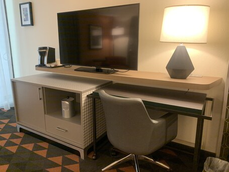 Holiday Inn Asheville Biltmore, an IHG Hotel - Image 54