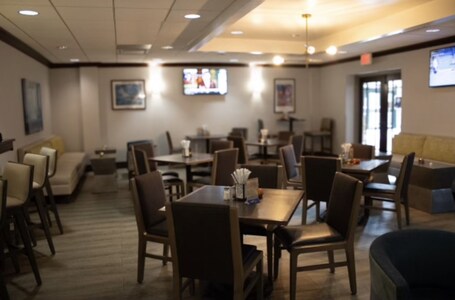 Holiday Inn Asheville Biltmore, an IHG Hotel - Image 52