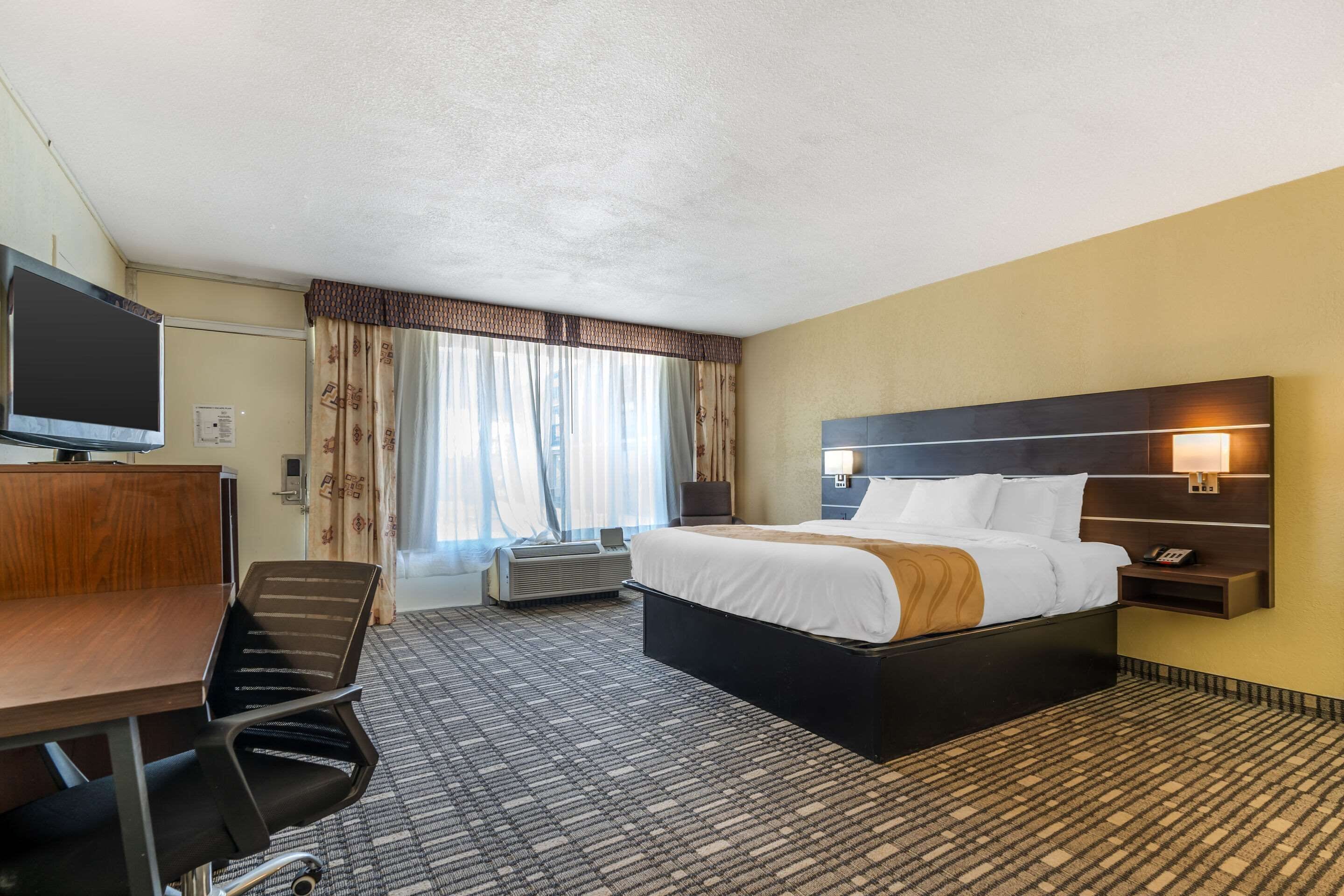 Chambre, 1 très grand lit, accessible aux personnes à mobilité réduite, non-fumeurs | Draps en coton égyptien, literie de qualité supérieure