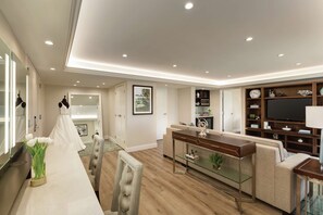 Suite, 1 Bedroom (Bridal) | Premium bedding, down duvets, pillow-top beds, in-room safe