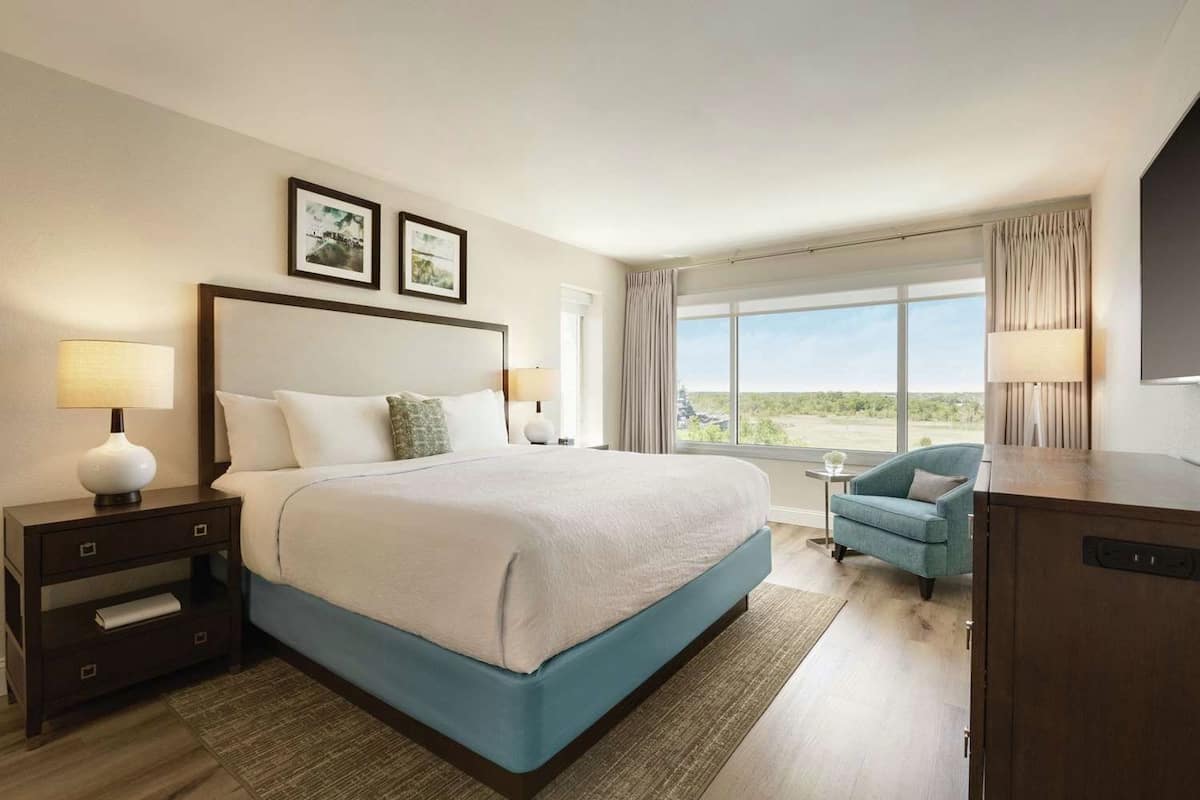 Hypo-allergenic bedding available, down comforters, in-room safe, desk