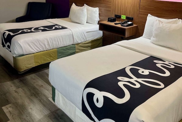 Room, 2 Queen Beds, Non Smoking