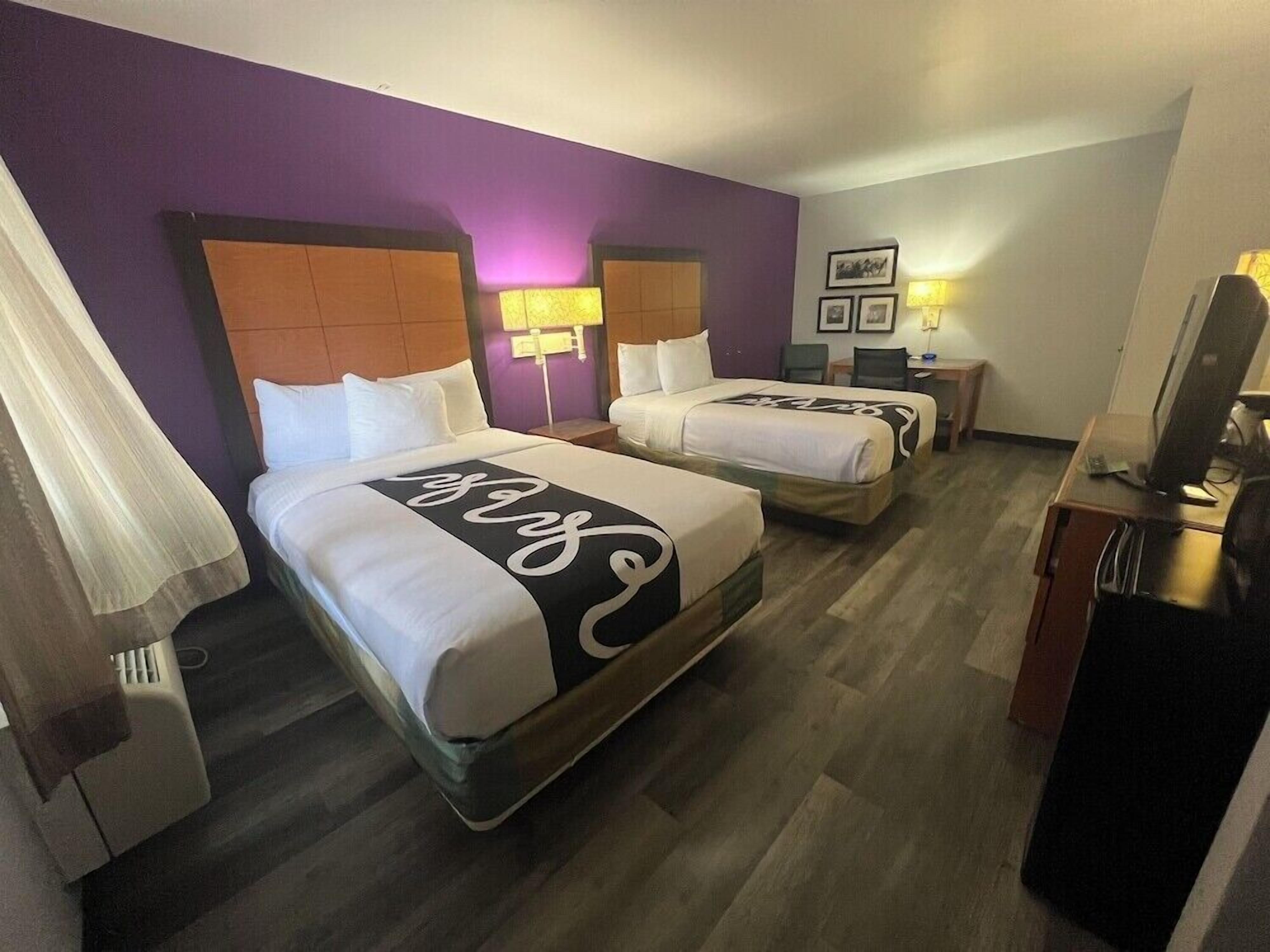 Ropa de cama de alta calidad y escritorio 