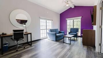 Suite, 1 Bedroom, Non Smoking (1 King Bed)