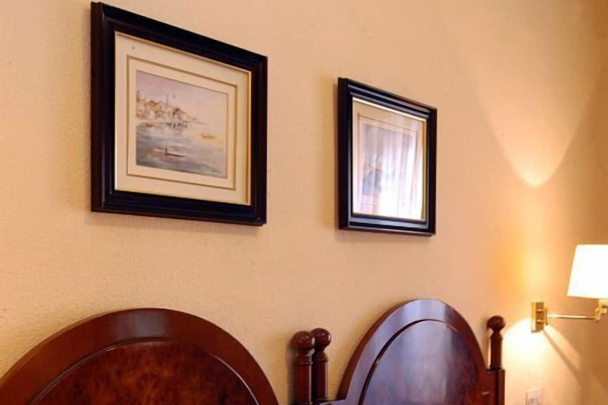 Quarto Casal | Cofres nos quartos, berços, camas extras/dobráveis, Wi-Fi (sobretaxa)