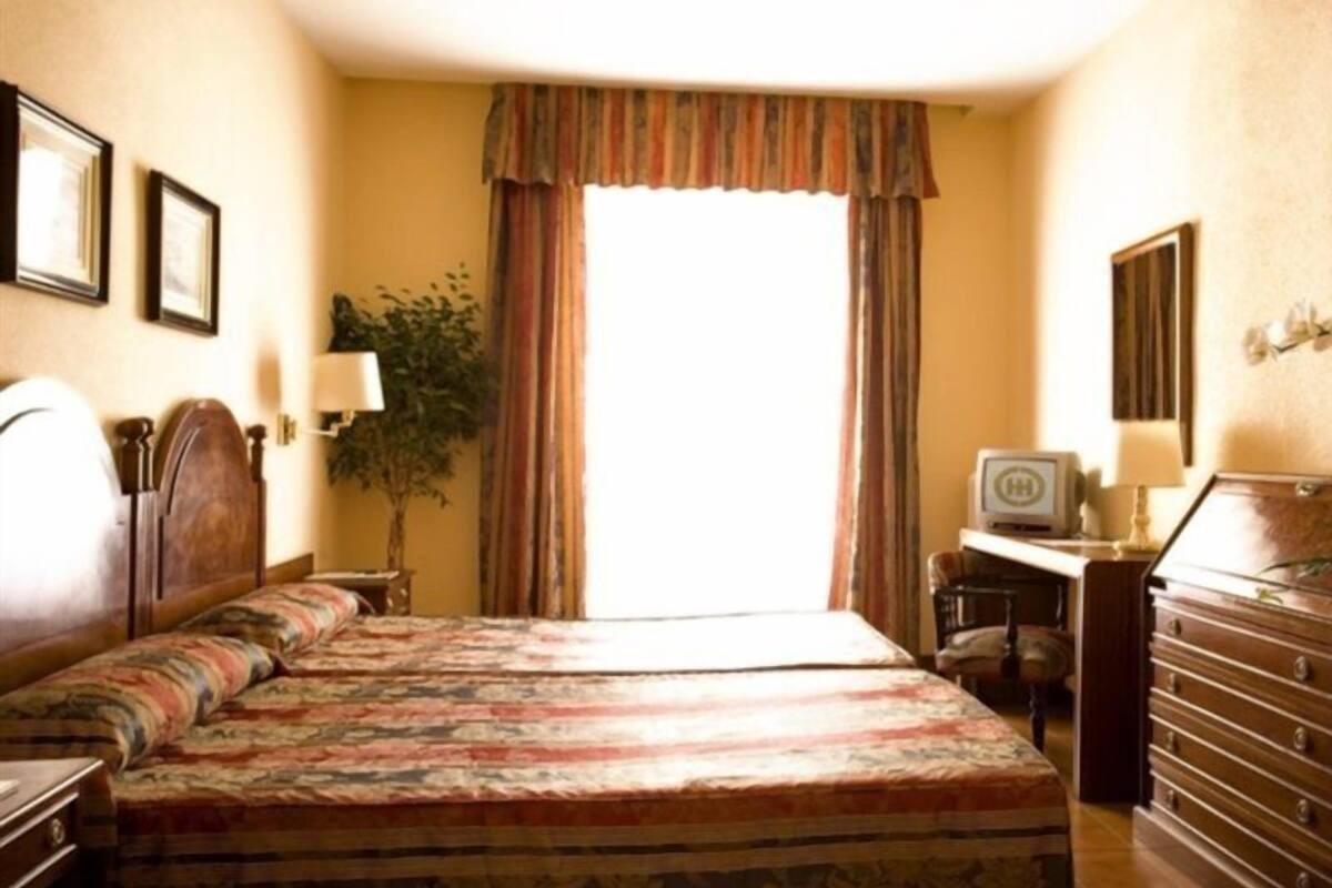 Standard Room | In-room safe, cribs/infant beds, rollaway beds, WiFi (surcharge)