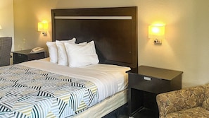 Iron/ironing board, free WiFi, bed sheets