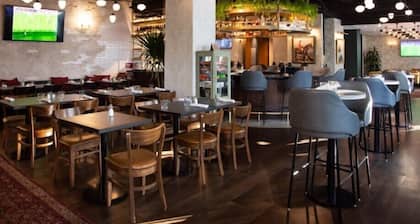 Kimpton Saint George by IHG