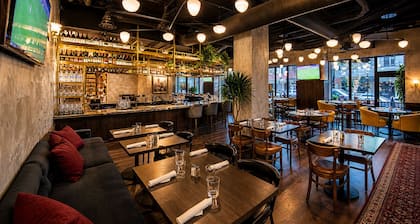 Kimpton Saint George by IHG