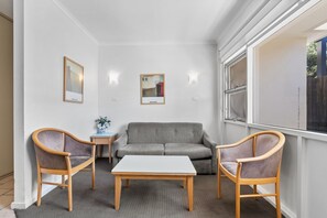 Apartment | Living area | Flat-screen TV