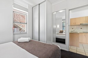 Apartment | 1 bedroom, laptop workspace, soundproofing, iron/ironing board