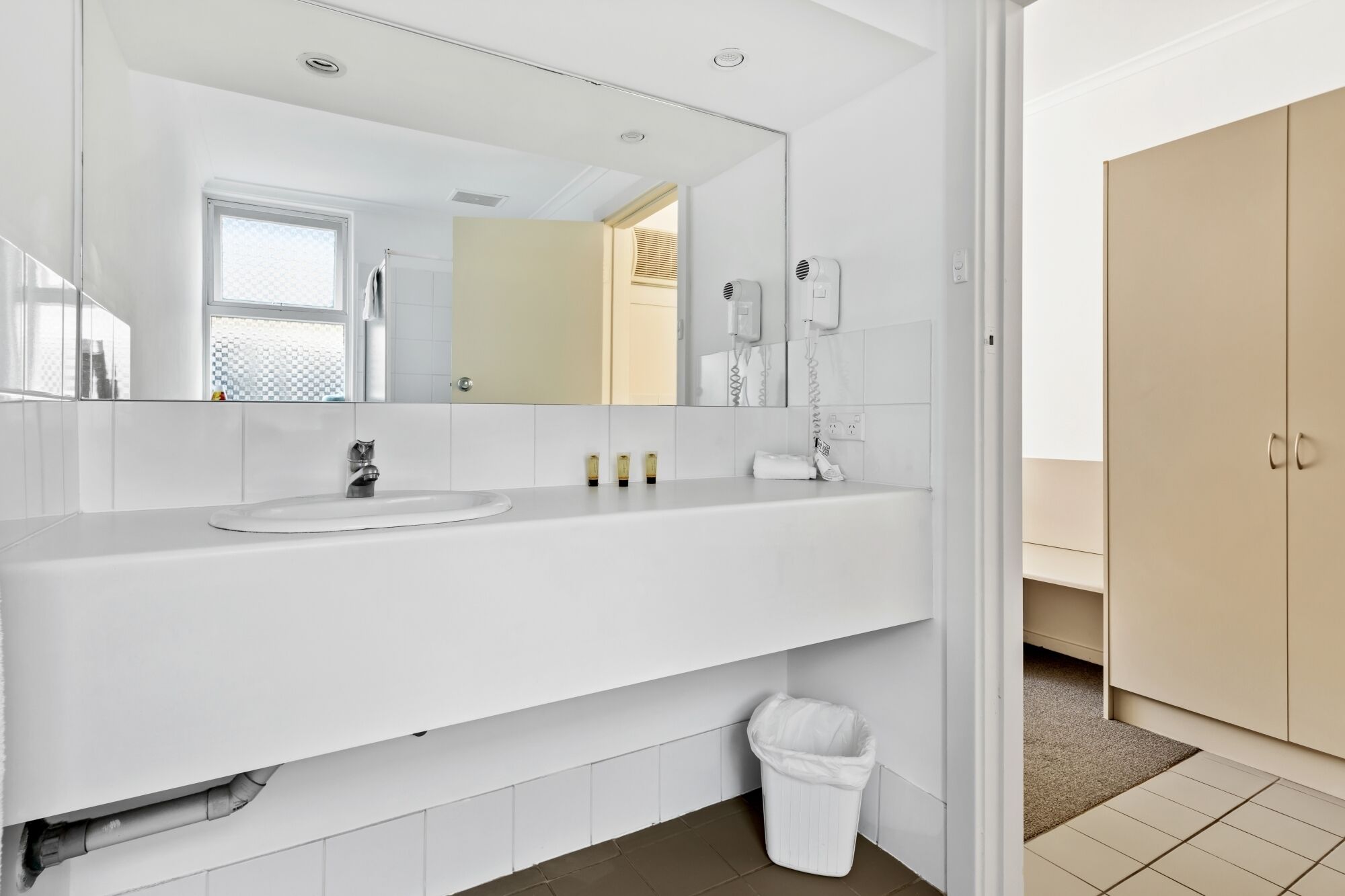Estudio | Baño | Regadera, amenidades de baño gratuitas, toallas, jabón 