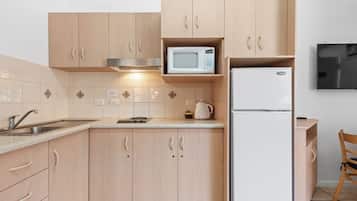 Apartment | Private kitchen | Mini-fridge, microwave, electric kettle, toaster
