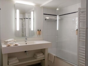 Suite, 1 King Bed with Sofa bed (Cathedral View) | Minibar, in-room safe, blackout drapes, soundproofing - Mercure Rouen Centre Cathedrale (Rouen)