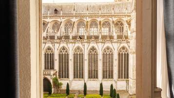 Minibar, safe på rommet, blendingsgardiner og lydisolert