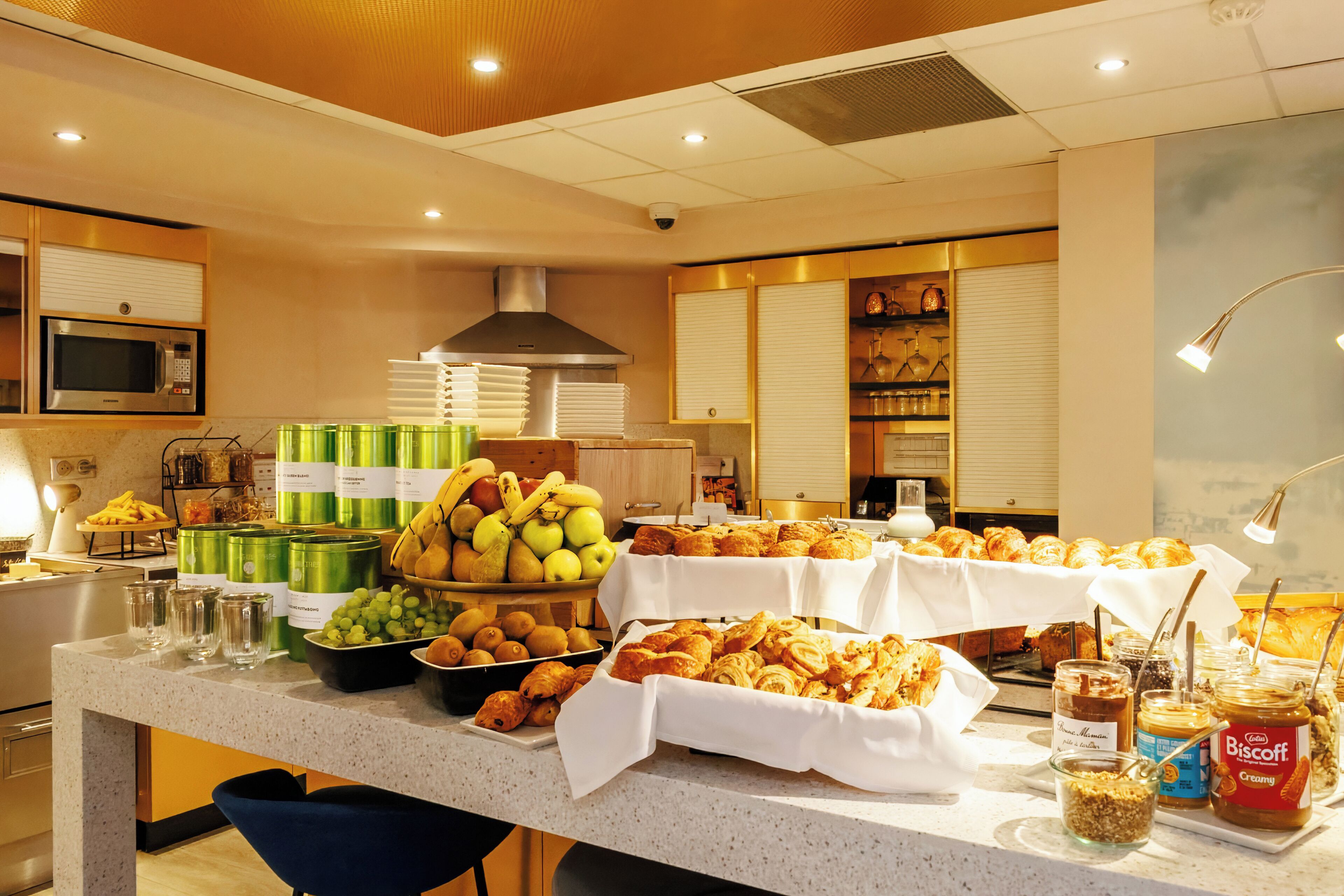daily to-go breakfast (eur 20 per person)