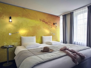 Privilege, Double Room, 1 Double Bed, Balcony | Minibar, in-room safe, blackout drapes, soundproofing