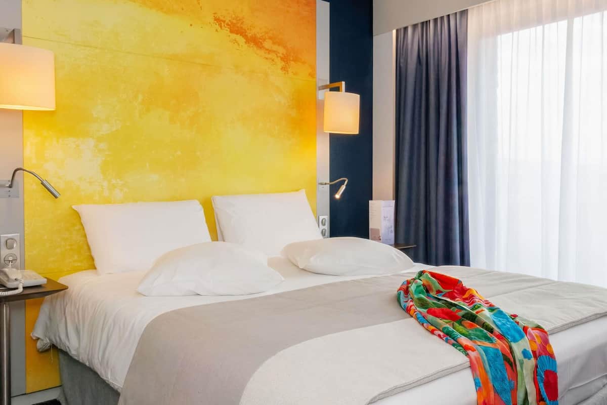 Privilege, Habitación doble, 1 cama doble, balcón | Minibar, caja fuerte, cortinas opacas y sistema de insonorización