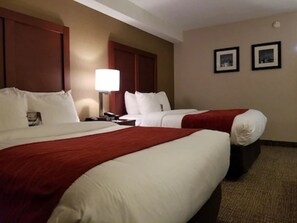 Ropa de cama de alta calidad y escritorio