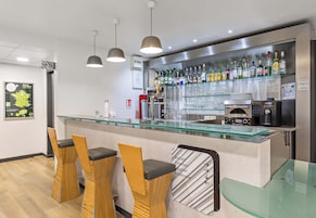 Bar (en el alojamiento)