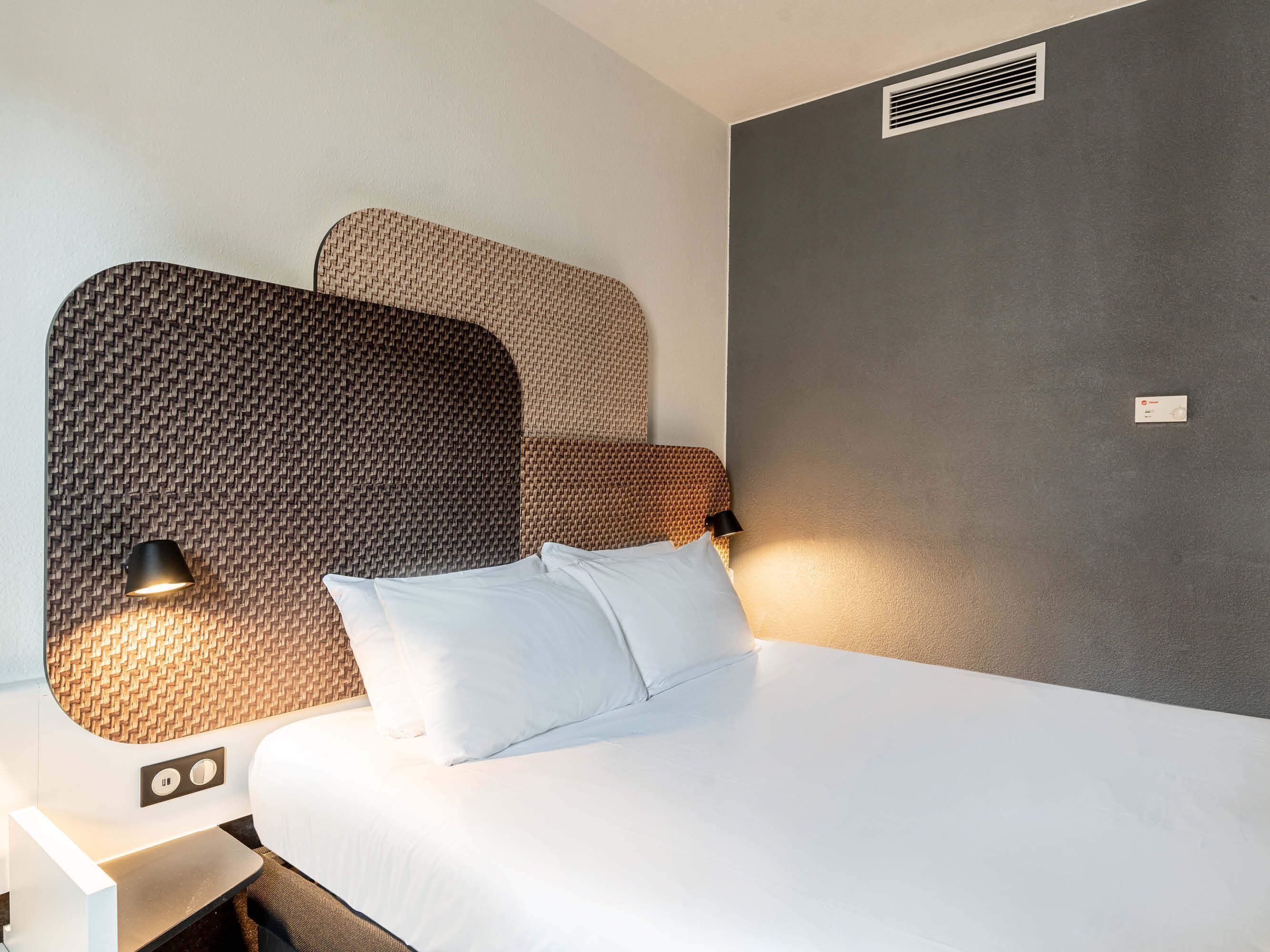 Premium bedding, in-room safe, desk, soundproofing