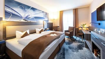 Quarto standard, 1 cama de casal | Frigobar, cofres nos quartos, cortinas blackout, quartos à prova de som