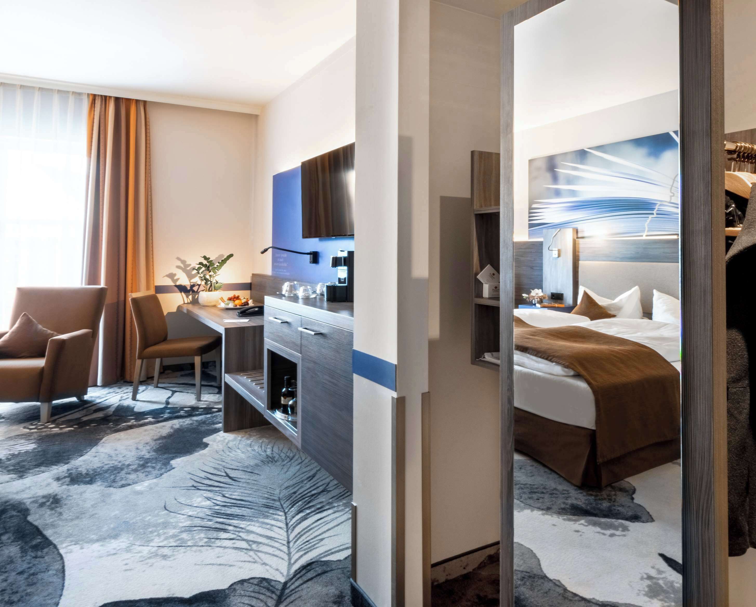 standard room, 1 double bed | hypo-allergenic bedding, minibar, in-room safe, blackout curtains